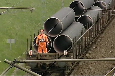 Vom Erz zum Rohr – Logistik auf der Straße, der Schiene und zu Wasser