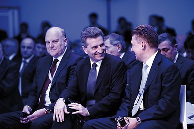 Bernd Pfaffenbach, Günther Oettinger & Alexei Miller at Portovaya Bay