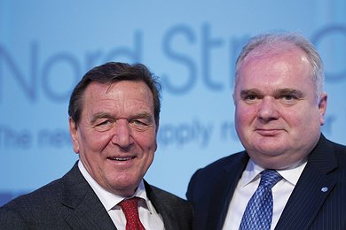 Gerhard Schröder & Matthias Warnig in Portovaya Bay