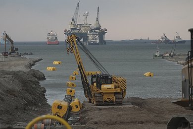 Both Strings Pulled Ashore from Pipelay Vessel Castoro Sei