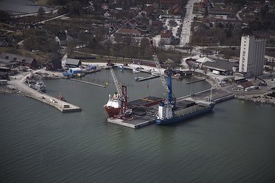 Ship-to-Ship Pipe Loading in Slite, Sweden