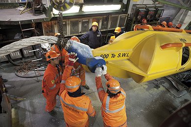 Lowering Cable Attached to PIG Launcher